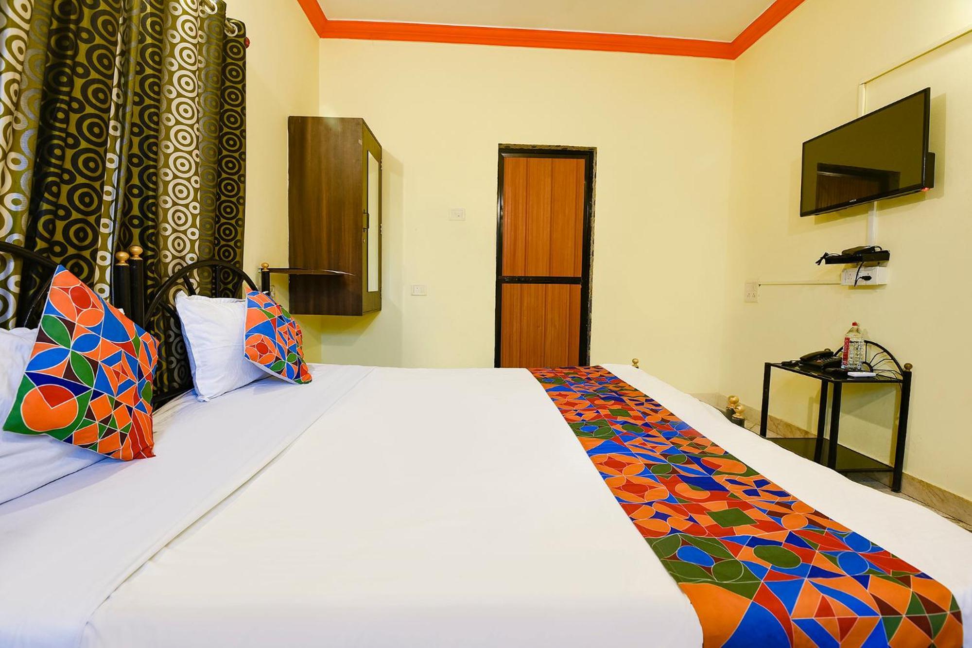 Fabhotel Joaquim Beachside Resort - Nr Tito'S Lane, Baga Beach Kültér fotó