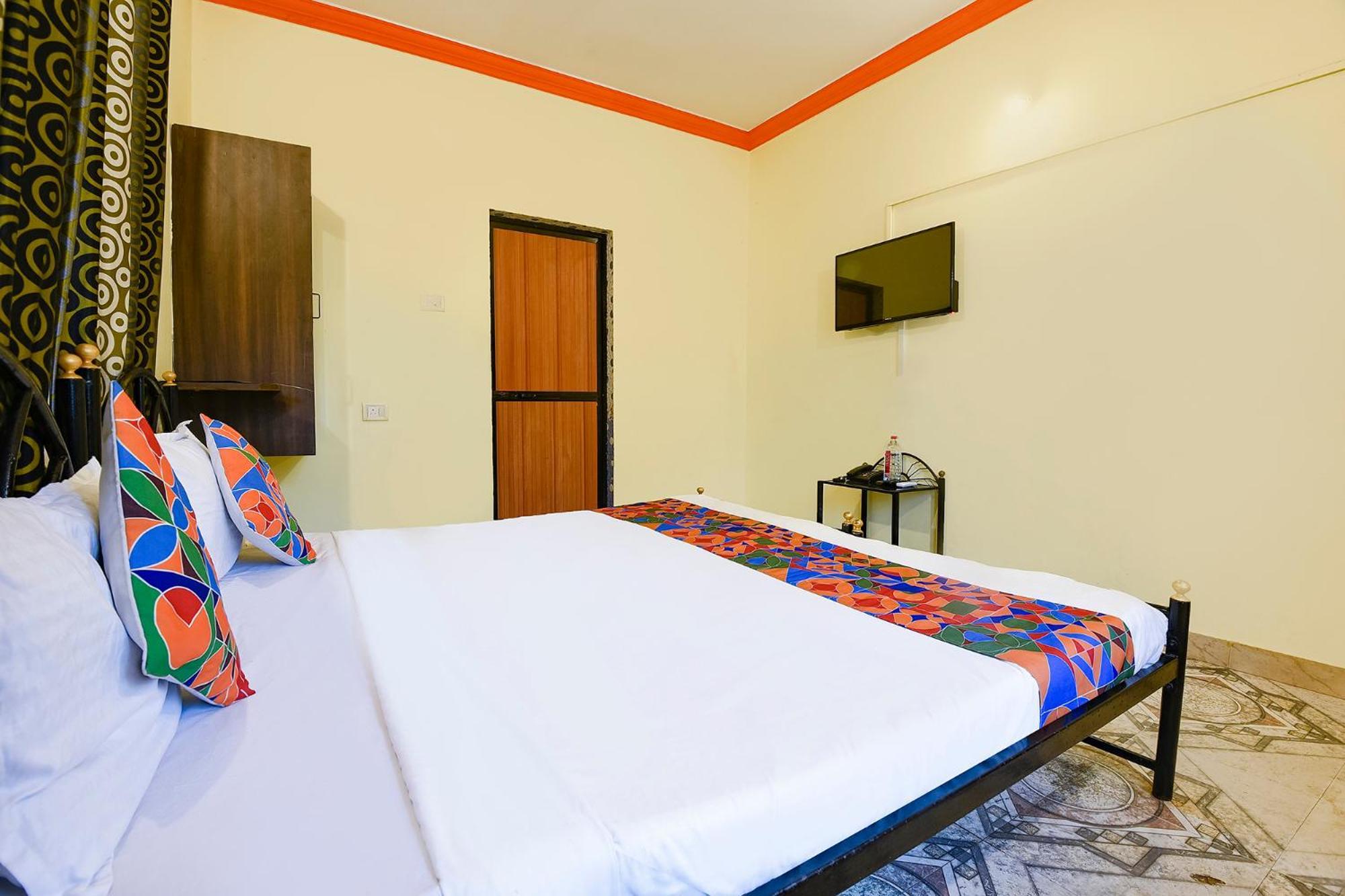 Fabhotel Joaquim Beachside Resort - Nr Tito'S Lane, Baga Beach Kültér fotó