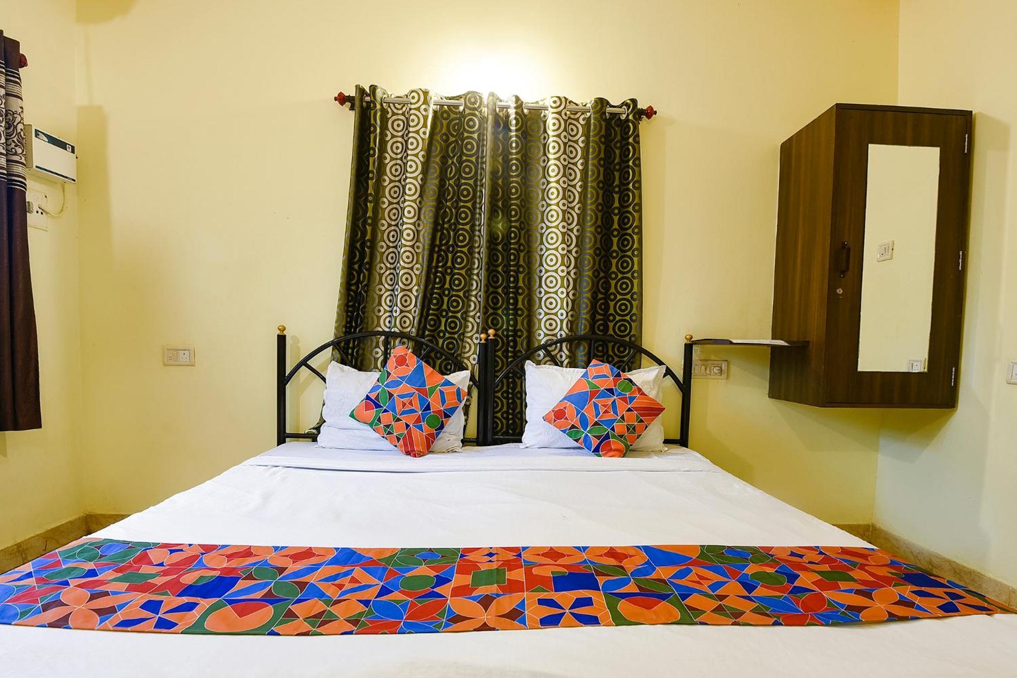 Fabhotel Joaquim Beachside Resort - Nr Tito'S Lane, Baga Beach Kültér fotó