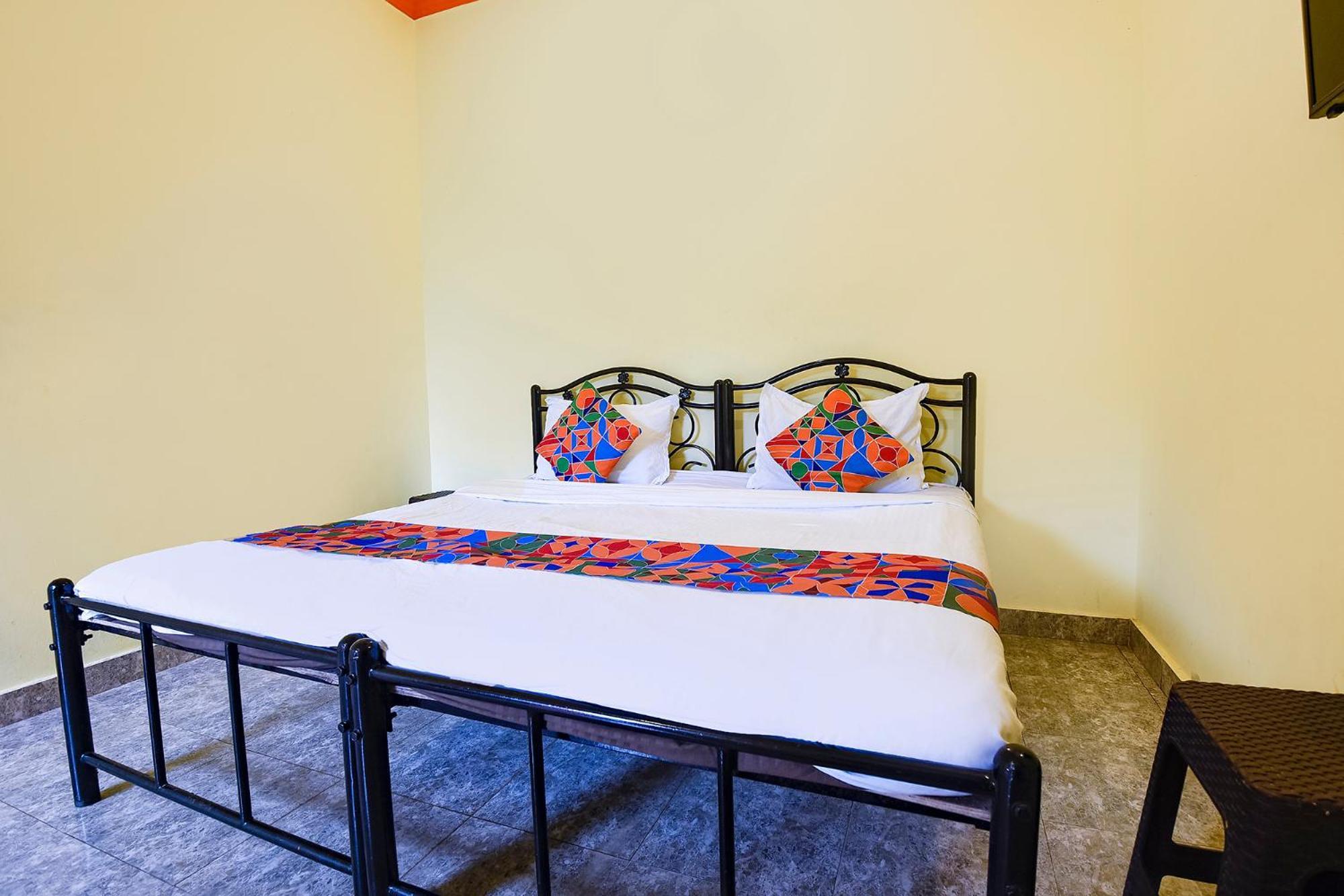 Fabhotel Joaquim Beachside Resort - Nr Tito'S Lane, Baga Beach Kültér fotó
