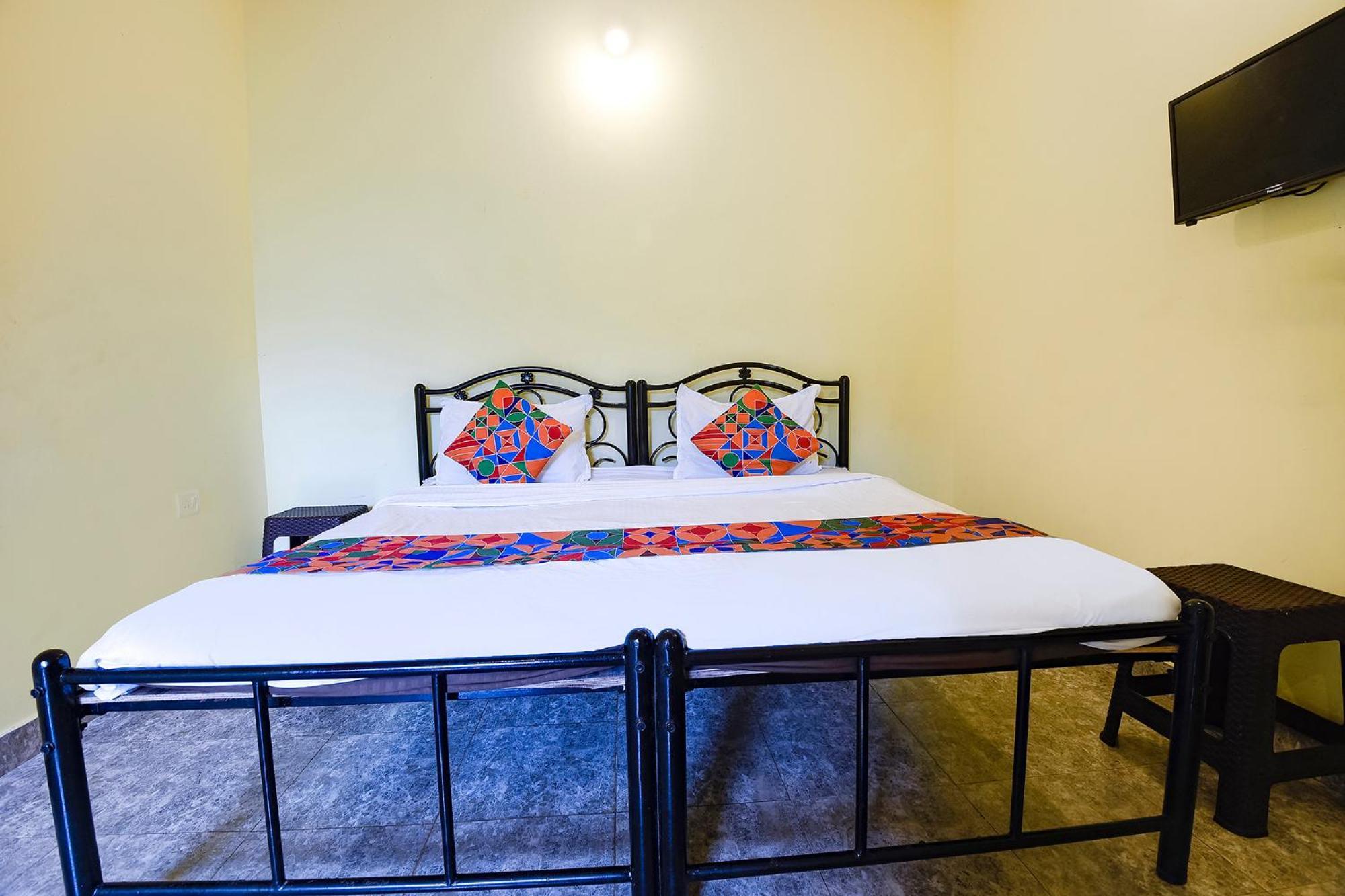Fabhotel Joaquim Beachside Resort - Nr Tito'S Lane, Baga Beach Kültér fotó
