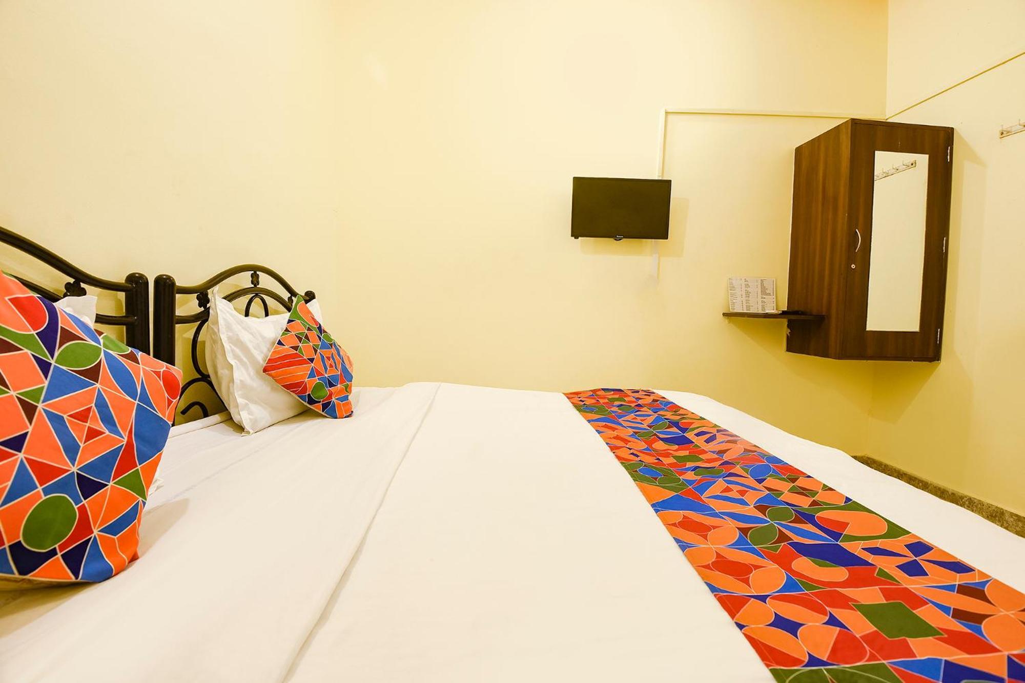 Fabhotel Joaquim Beachside Resort - Nr Tito'S Lane, Baga Beach Kültér fotó