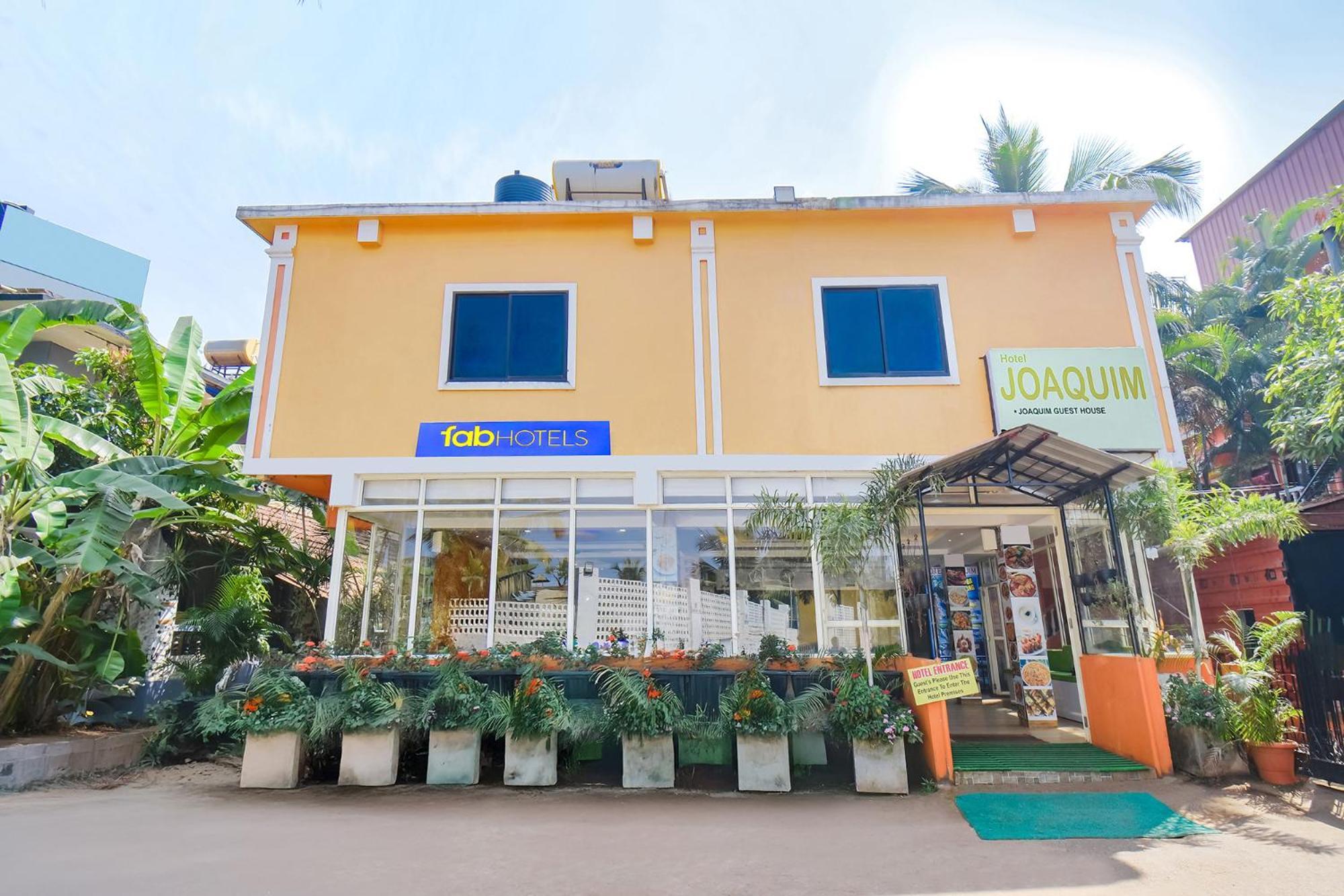 Fabhotel Joaquim Beachside Resort - Nr Tito'S Lane, Baga Beach Kültér fotó
